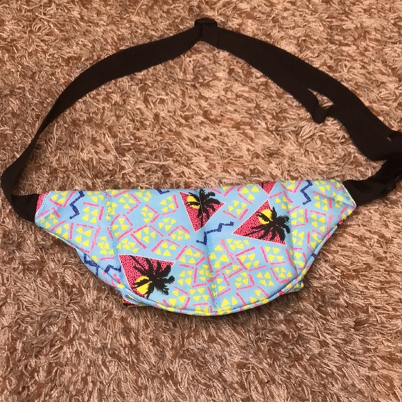 Maui and Sons Fanny pack - Picture 4 of 4